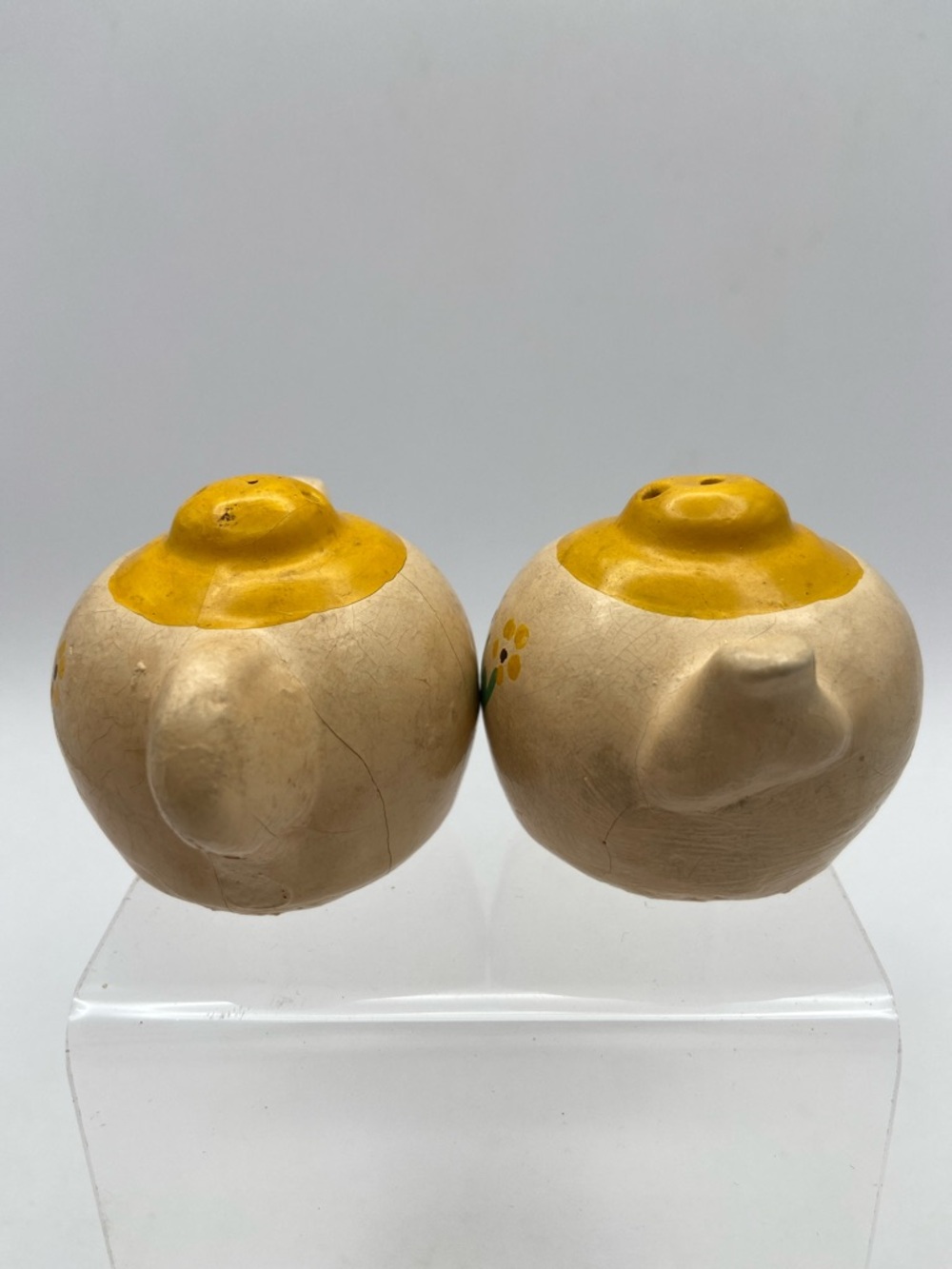 Vintage Handmade Hand Painted Yellow Green Teapot Salt & Pepper Shakers - Picture 2 of 9